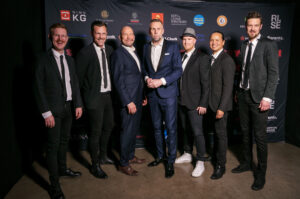 <p>Kvällens musiker och konferencierer Björn och Johan.</p>
<p>Bilderna får laddas ner och användas fritt.</p>
<p>Foto: Boel Ferm</p>
